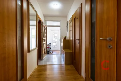 Na predaj 5-izbový dom, 280 m², Cífer
