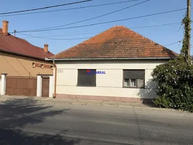 Domy na sprzedaż, Kolárovo · €90 000