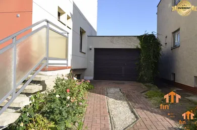 Na predaj 7-izbový dom, 346 m², Nové Zámky, T. Vansovej