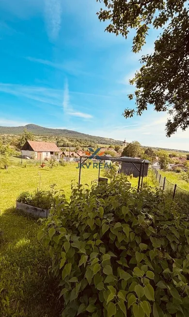Na predaj pozemok, 863 m², Ladice