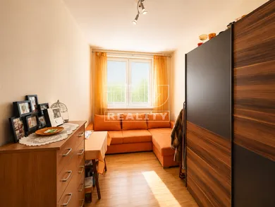 Na predaj 4-izbový byt, 82 m², Piešťany