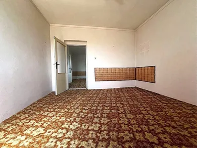 Na predaj 7-izbový dom, 275 m², Veľké Chlievany