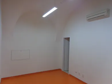 Na prenájom komerčné, 50 m², Banská Bystrica
