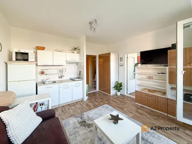 Na prenájom 2-izbový byt, 63 m², Bratislava-Petržalka, Mlynarovičova