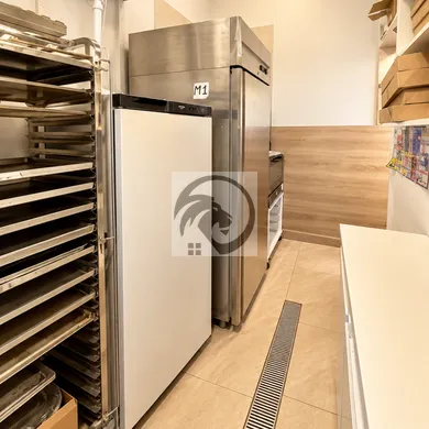 Na prenájom komerčné, 25 m², Levice, Nám. hrdinov