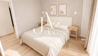 Na prenájom 2-izbový byt, 55 m², Bratislava-Staré Mesto, Pribinova