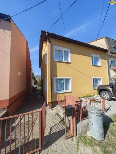 Na predaj 5-izbový dom, 250 m², Selce