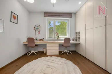 Na predaj 5-izbový byt, 145 m², Bratislava-Ružinov, Trenčianska