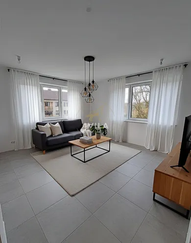 Na predaj 3-izbový byt, 75 m², Nové Mesto nad Váhom, Hlavná