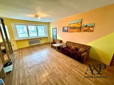 Na predaj dom, 190 m², Dolný Lopašov