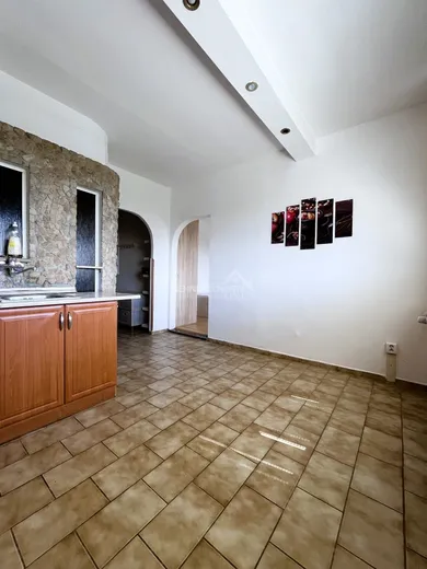 Na predaj 1-izbový byt, 36 m², Levice, Perecká ul.