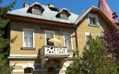 Byty na prenájom 3-izbový, Bratislava-Staré Mesto · €1 750