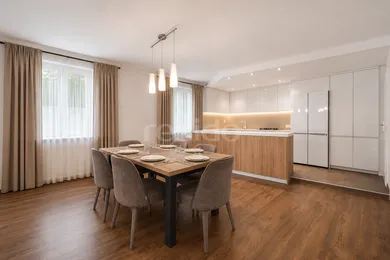 Na predaj dom, 240 m², Malacky