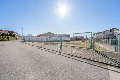 Na predaj pozemok, 590 m², Michalovce, Starolaborecká