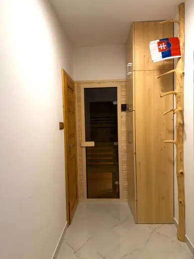 Na predaj 1-izbový byt, 38 m², Bratislava-Dúbravka, Hanulova