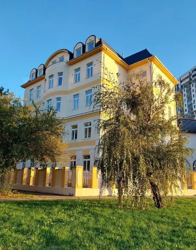 Byty na prenájom 4-izbový, Bratislava-Ružinov · €1 500