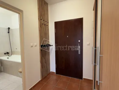 Na prenájom 2-izbový byt, 44 m², Dunajská Streda, Bacsáková