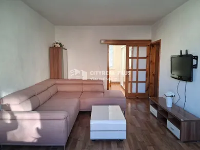 Mieszkania na wynajem, 3-pokojowe, Šurany · €700