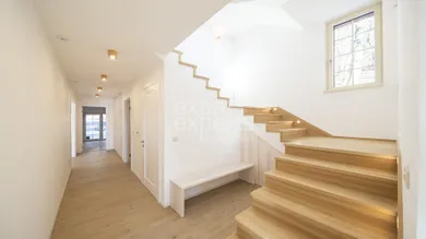 Na prenájom dom v Bratislava-Nové Mesto · €4 000 · Pôvodný stav