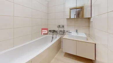 Na prenájom byt v Bratislava-Rača · €690 · Čiastočná rekonštrukcia