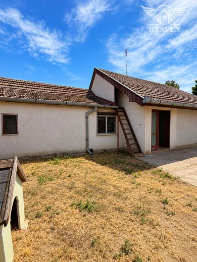 Na predaj dom, 102 m², Nesvady