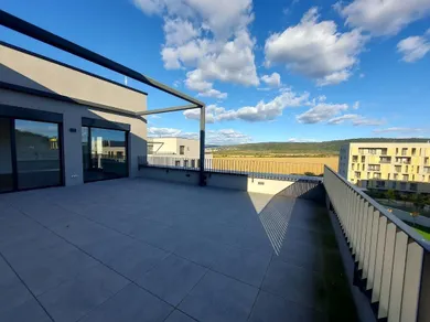 Na predaj 4-izbový byt, 116 m², Bratislava-Devínska Nová Ves