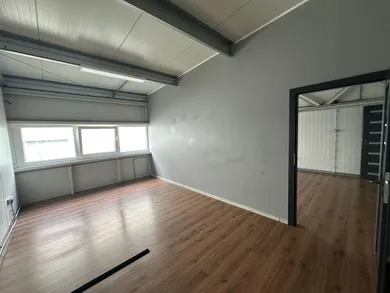 Na prenájom komerčné, 199 m², Bratislava-Nové Mesto, Stará Vajnorská
