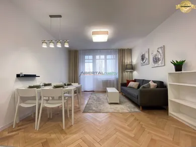 Na prenájom 3-izbový byt, 82 m², Bratislava-Ružinov, Jadrová