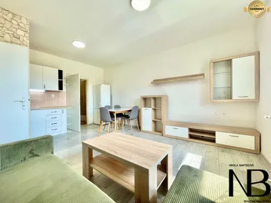 Na prenájom 2-izbový byt, 45 m², Trenčín, Východná
