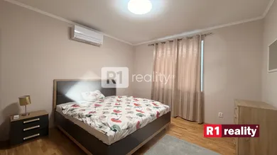 Na predaj 6-izbový dom, 228 m², Sokolovce
