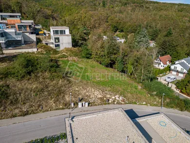 Na predaj pozemok, 654 m², Bratislava-Rača, Pod zemným vrchom