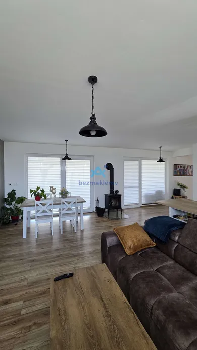 Na predaj 4-izbový dom, 106 m², Veľké Kostoľany, Záhumenská