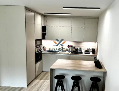 Na predaj 2-izbový byt, 60 m², Bratislava-Devínska Nová Ves