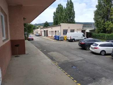 Kiadó kereskedelmi ingatlanok, Bratislava-Rača · €1716