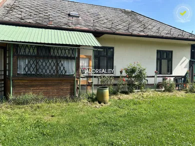 Na predaj dom, 300 m², Prievidza