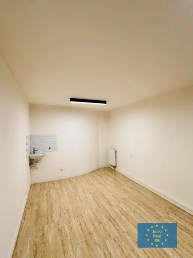 Na prenájom komerčné, 80 m², Košice-Staré Mesto, Zbrojničná
