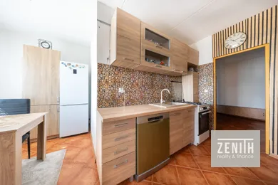 Na predaj 3-izbový byt, 74 m², Očová, Družstevná