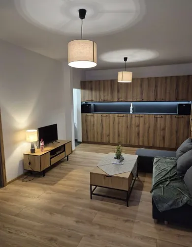 Na prenájom 3-izbový byt, 70 m², Bratislava-Dúbravka, Valachovej