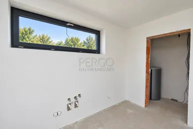 Na predaj dom, 132 m², Rovinka, Za hrádzou