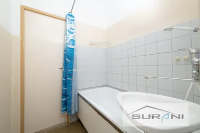 Na predaj 4-izbový byt, 81 m², Bratislava-Dúbravka, Bullova