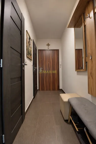 Na predaj 3-izbový byt, 73 m², Bratislava-Petržalka, Vígľašská