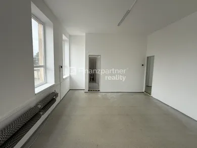 Na prenájom komerčné, 218 m², Dunajská Streda