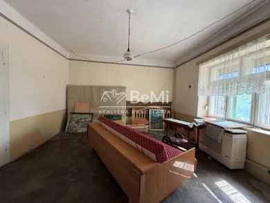 Na predaj dom, 77 m²