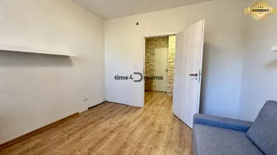 Na prenájom 3-izbový byt, 66 m², Bratislava-Vrakuňa