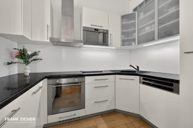 Na predaj 4-izbový byt, 100 m², Bratislava-Staré Mesto, Panenská