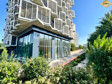 Na predaj komerčné, 118 m², Bratislava-Nové Mesto, Račianska