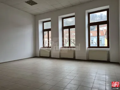 Lokale komercyjne na wynajem, Trenčín · €2890