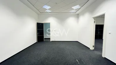 Na prenájom komerčné, 86 m², Bratislava-Staré Mesto, Laurinská