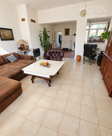 Na predaj 5-izbový dom, 201 m², Bratislava-Nové Mesto, Pluhová