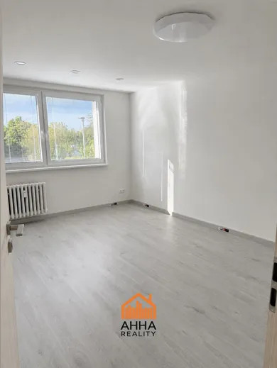 Na predaj 4-izbový byt, 78 m², Bratislava-Vrakuňa